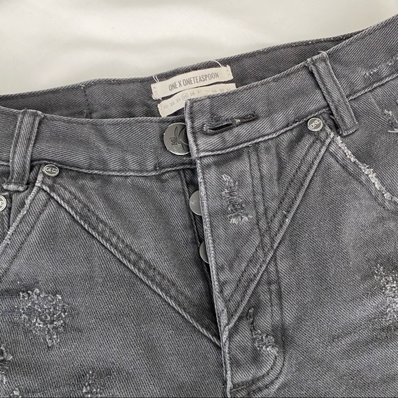 One by One Teaspoon Fox Black Hawks Shorts Size 25 - Picture 3 of 10